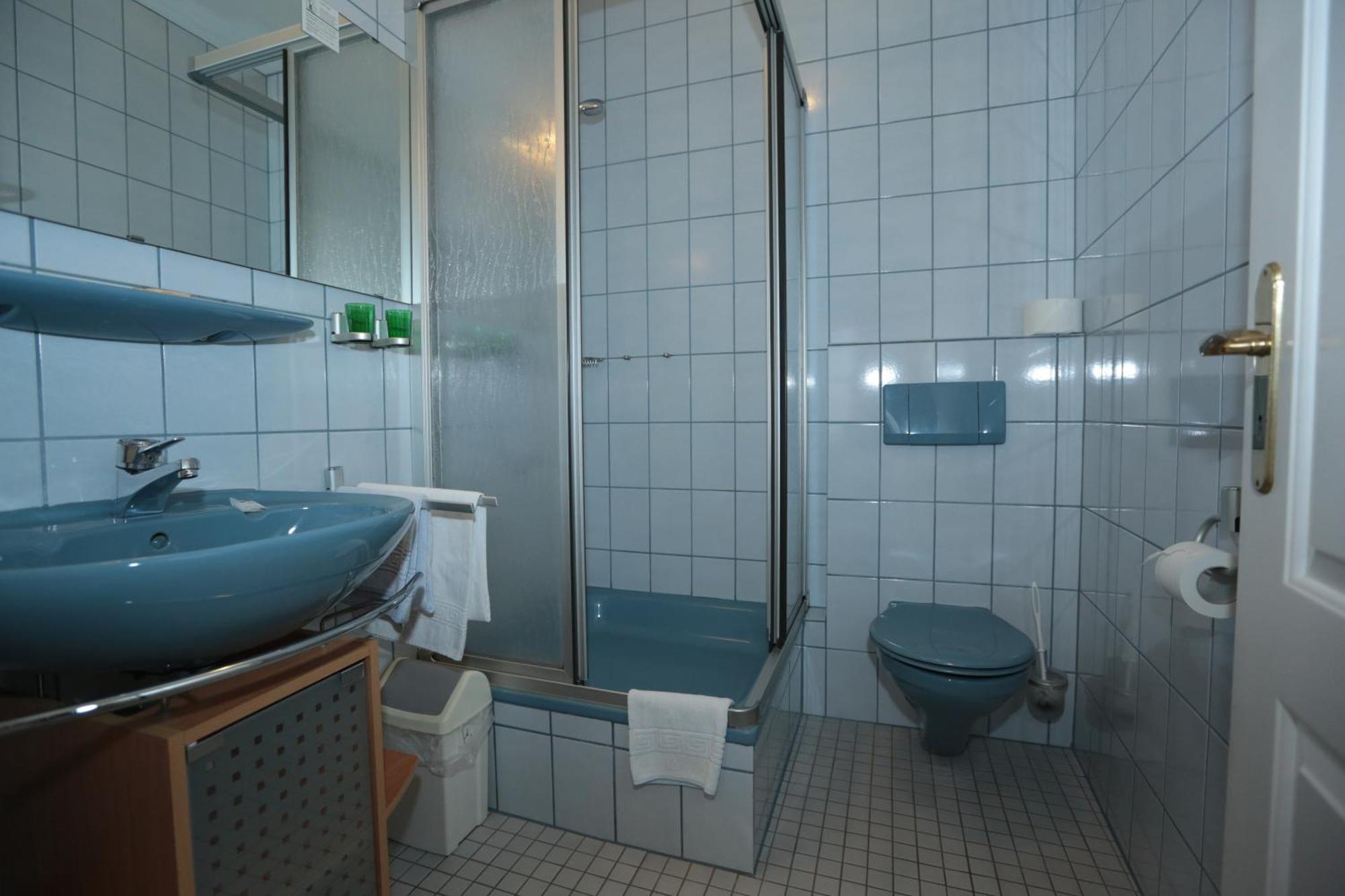 Hotel Zur Post Mulheim an der Mosel Chambre photo